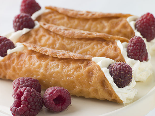 Bánh Brandy snaps, món tráng miệng truyền thống của Anh mang đến không khí lễ hội. (Ảnh: Shutterstock)