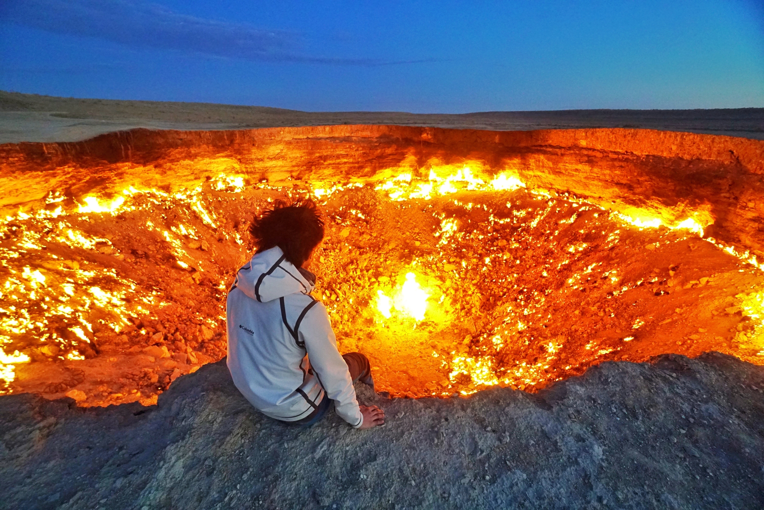 “Cổng địa ngục” là điểm thu hút khách du lịch nổi tiếng nhất ở Turkmen. (Ảnh: Shutterstock)