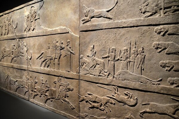 Một phần bức phù điêu Cuộc săn Sư tử của Vua Ashurbanipal, thế kỷ thứ 7 trước Công Nguyên. (Ảnh: Carole Raddato/CC BY-SA 2.0)