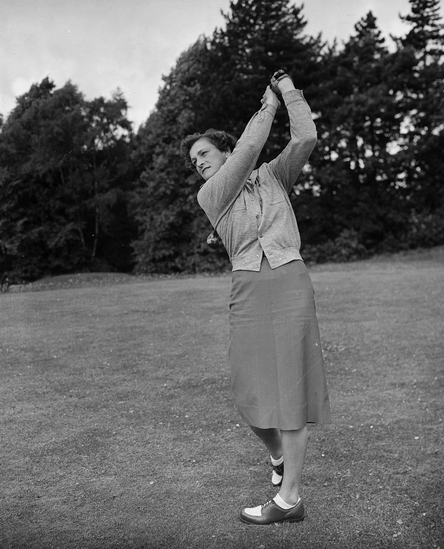 Nhà vô địch golf Babe Zaharias đang thi đấu, 1951. (Ảnh: Allsport/Getty Images)