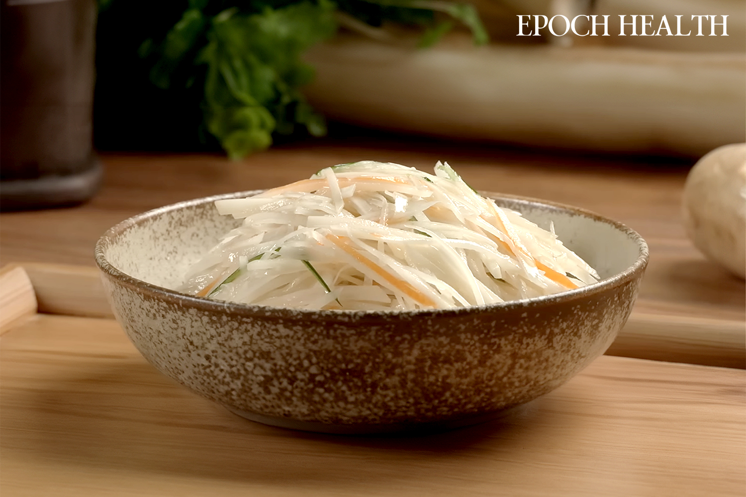 Salad khoai tây lạnh là món ăn có thể chế biến trong vòng 5 phút mà không cần nấu. (Ảnh: The Epoch Times)