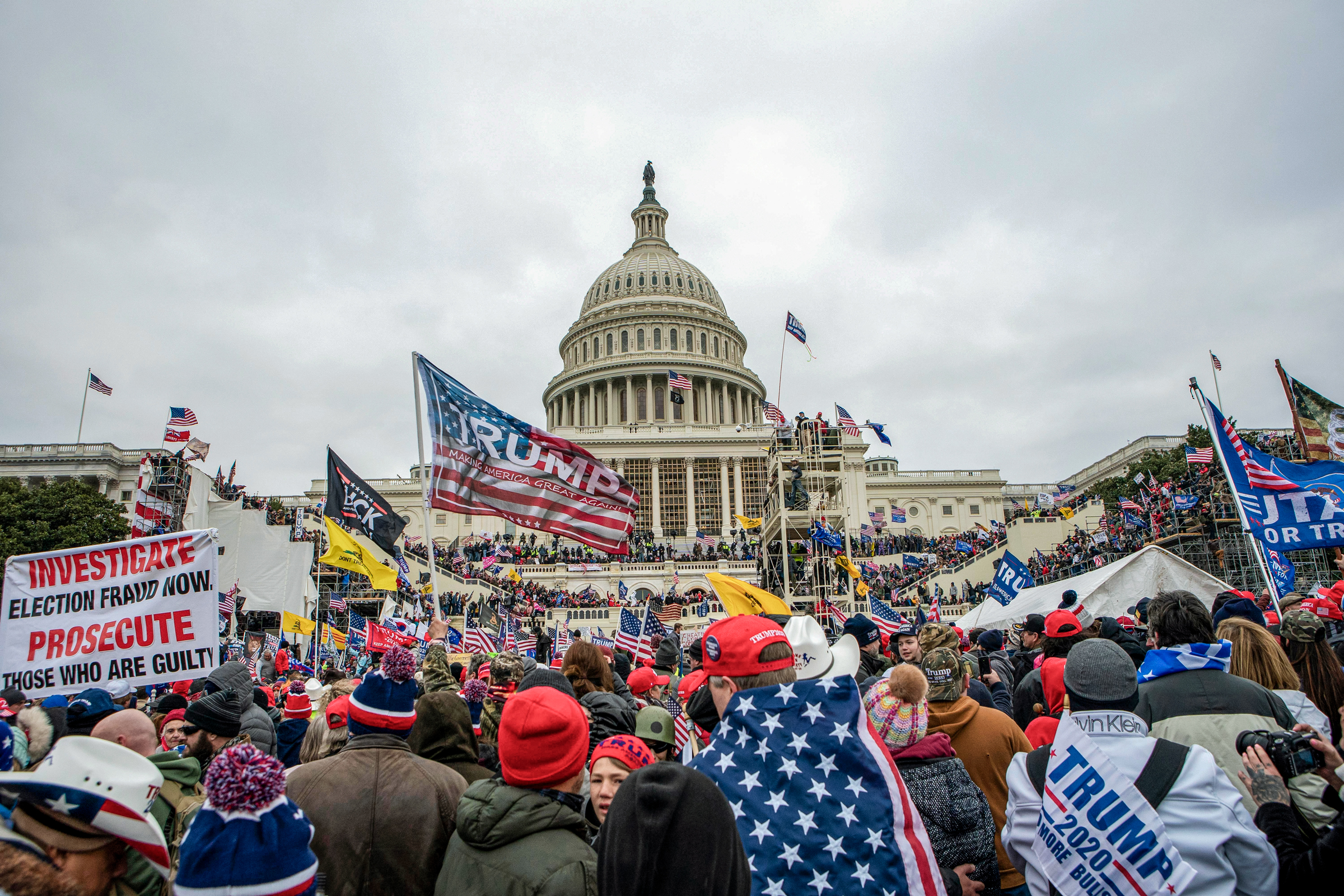 Những người ủng hộ cựu Tổng thống Donald Trump biểu tình tại Tòa nhà Quốc hội Hoa Kỳ ở Hoa Thịnh Đốn vào ngày 06/01/2021. (Ảnh: AP Photo/Jose Luis Magana, File)