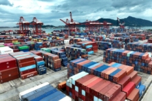 Các container tại bến container của Liên Vân Cảng, tỉnh Giang Tô phía đông Trung Quốc, hôm 13/07/2023. (Ảnh: Stringer/AFP qua Getty Images)