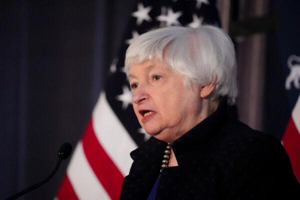 Bộ trưởng Ngân khố Janet Yellen nói tại một sự kiện về chiến lược kinh tế của chính phủ ông Biden đối với Ấn Độ Dương-Thái Bình Dương ở Hoa Thịnh Đốn hôm 02/11/2023. (Ảnh: Madalina Vasiliu/The Epoch Times)