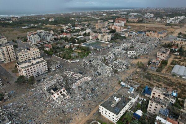 Ảnh chụp từ trên không cho thấy các tòa nhà bị san bằng do các cuộc tấn công của Israel ở quận Zahra, ngoại ô phía nam thành phố Gaza hôm 27/11/2023. (Ảnh: Yahya Hassouna/AFP qua Getty Images)
