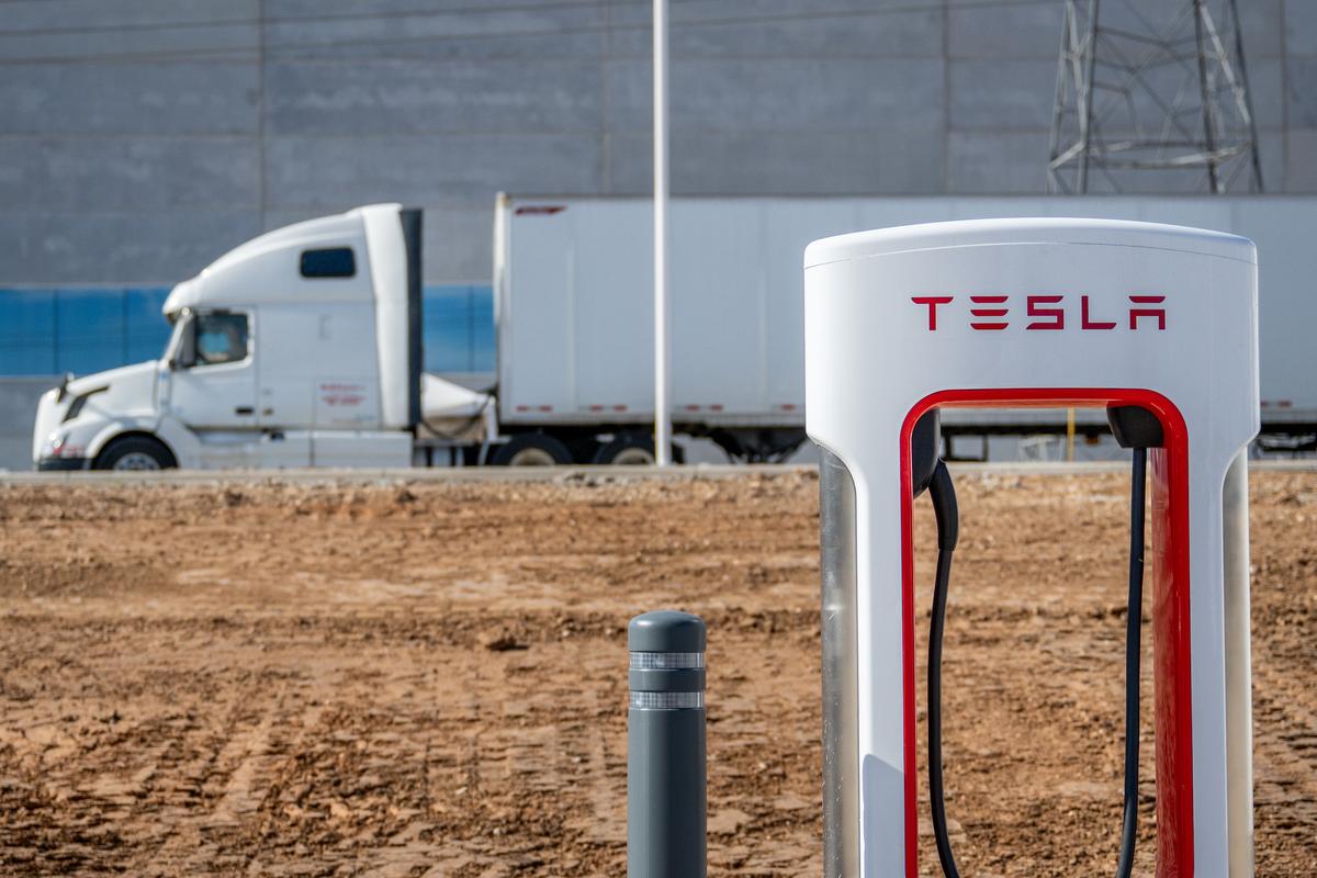 Một trạm sạc tại Trụ sở Công ty Tesla ở Quận Travis, Texas, hôm 03/01/2023. (Ảnh: Brandon Bell/Getty Images)