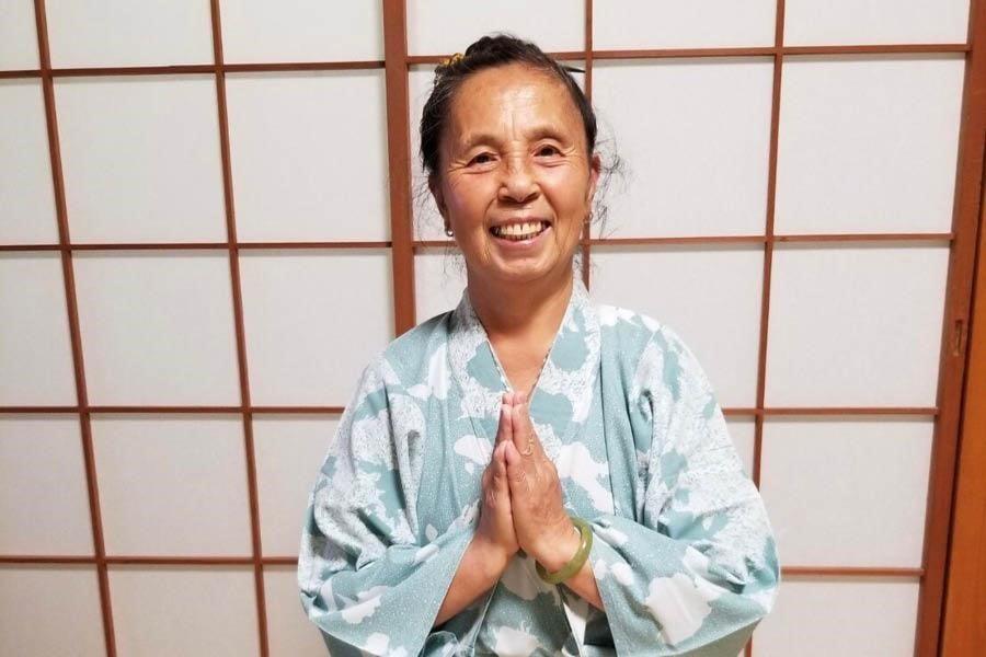 32 năm sau khi được chẩn đoán bị bệnh ung thư trực tràng giai đoạn cuối, bà Ryoko Mochizuki 70 tuổi vẫn giữ được tinh thần và sức khỏe tốt. (Ảnh được bà Ryoko Mochizuki cho phép)