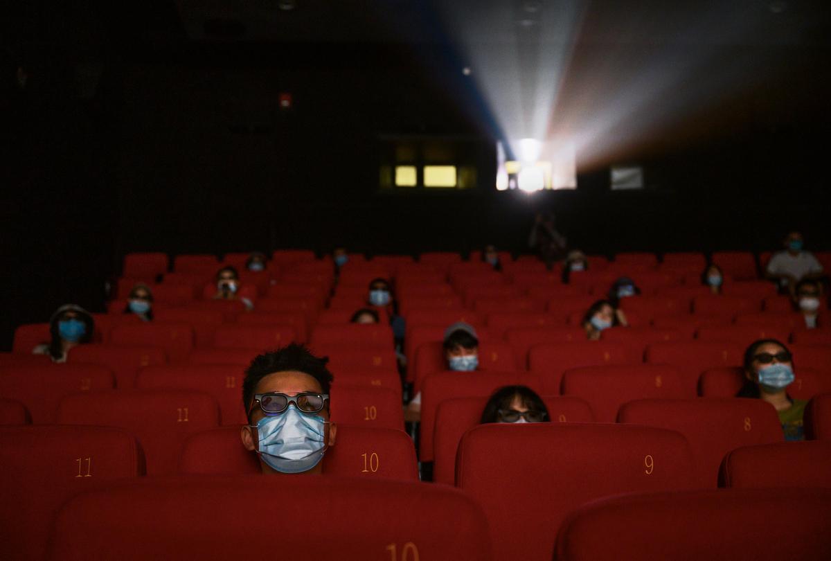 Trung Quốc: Các nghệ sĩ và diễn viên liên quan đến phim ‘đỏ’ lần lượt qua đời