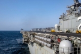 Một chiếc F-35B Lightning II phóng từ sàn đáp của tàu tấn công đổ bộ USS Essex cho cuộc tấn công đầu tiên của F-35B tại một địa điểm không được tiết lộ vào ngày 27/09/2018. (Ảnh: Chuyên gia Truyền thông Đại chúng Cấp 3 Matthew Freeman/Hải quân Hoa Kỳ)