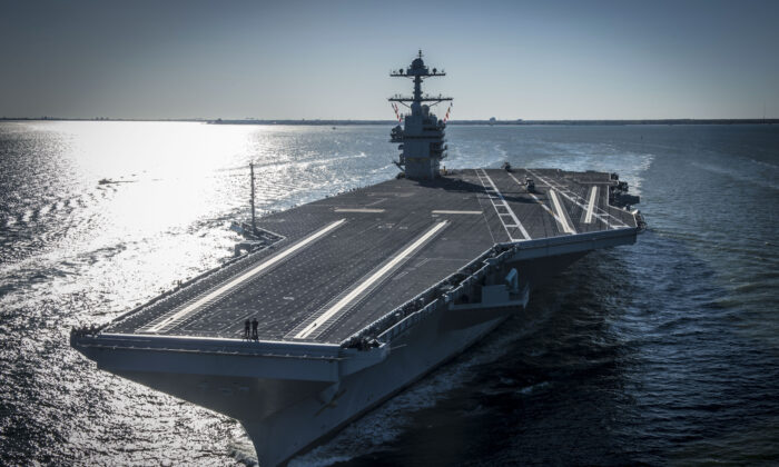 Hải quân Hoa Kỳ, tàu USS Gerald R. Ford (CVN 78) trong lần đầu tiên di chuyển bằng chính động lực của mình tại Newport News, Virginia, vào ngày 08/04/2017. (Ảnh: Chuyên gia Truyền thông Đại chúng Hạng 2 Ridge Leoni/Hải quân Hoa Kỳ qua Getty Images)