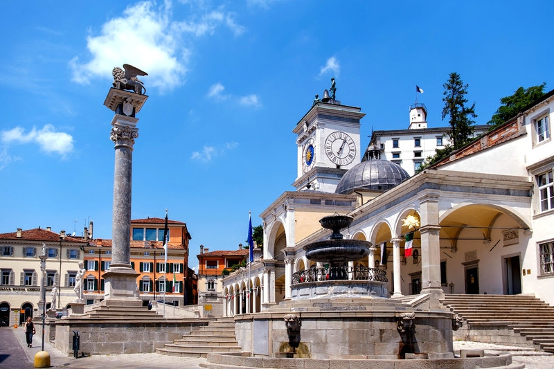 Khung cảnh tuyệt đẹp của trung tâm thành phố Udine, một thành phố nổi tiếng ở phía đông bắc nước Ý. (Ảnh: Trương Thanh Diêu/Epoch Times)