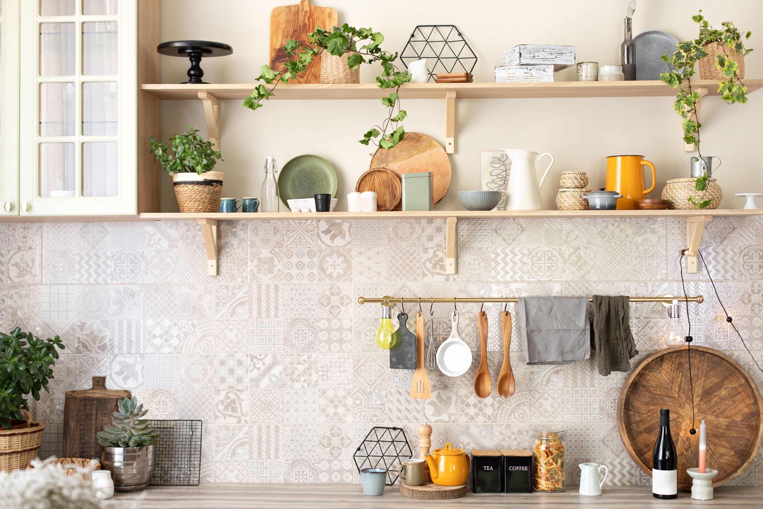 Những người đam mê nấu ăn sẽ thiết kế không gian để trưng bày các vật dụng cho nhà bếp. (Ảnh: Shutterstock)