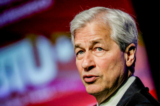 Giám đốc điều hành JPMorgan Chase Jamie Dimon tại Hoa Thịnh Đốn hôm 09/04/2019. (Ảnh: Jeenah Moon/Reuters)