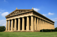 Tâm điểm thu hút sự chú ý ở trung tâm Công viên Centennial tại thành phố Nashville, Tennessee. Đền Parthenon này là bản sao có tỷ lệ 1:1 với đền Parthenon nguyên bản ở Athens. (Ảnh: Mayur Phadtare/CC BY-SA 3.0)