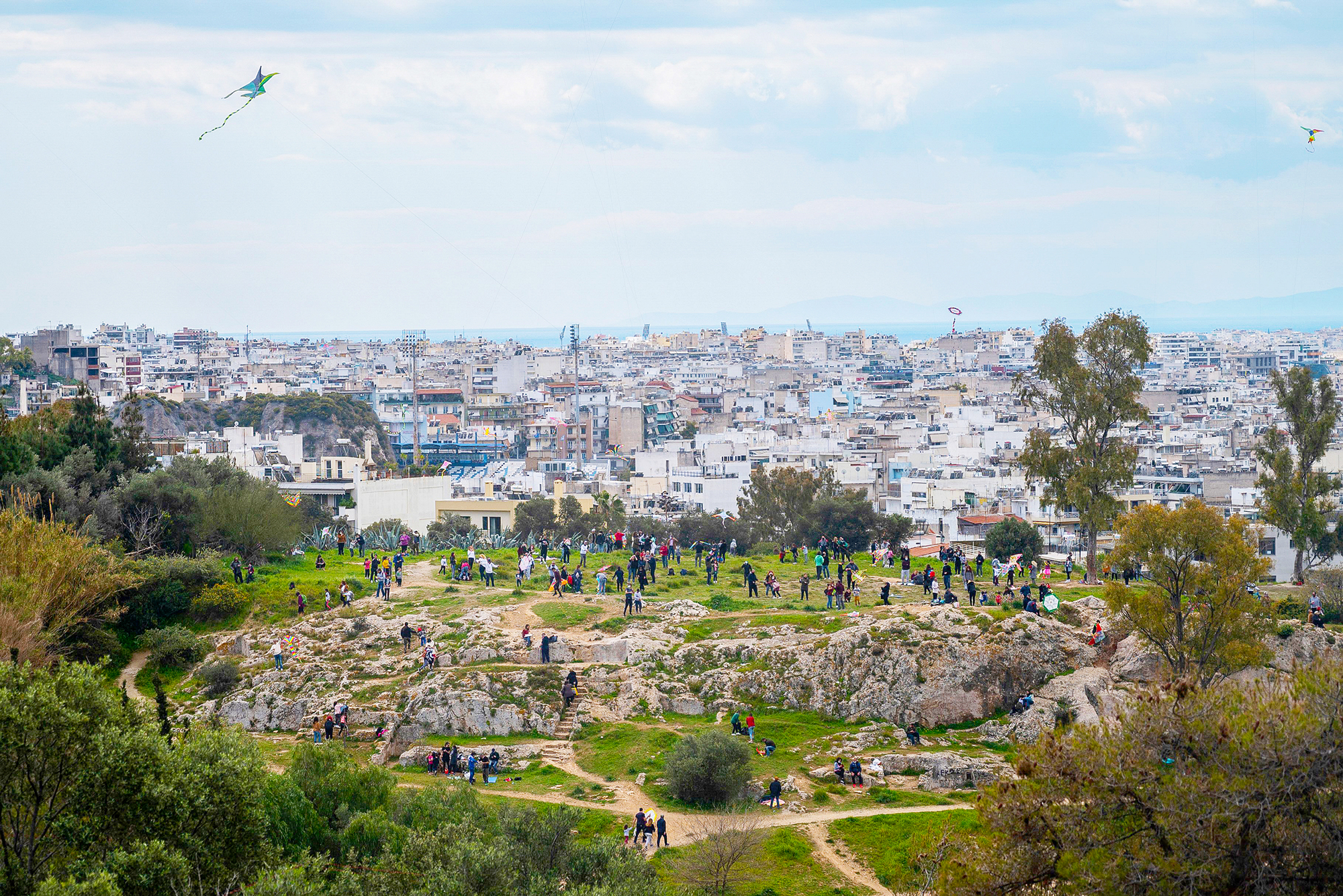 Lễ kỷ niệm “Thứ Hai Sạch” ở Athens, đánh dấu sự kết thúc của lễ hội hóa trang và bắt đầu 40 ngày của Mùa Chay, vào ngày 15/03/2021. (Ảnh: Angelos Tzortzinis/AFP)