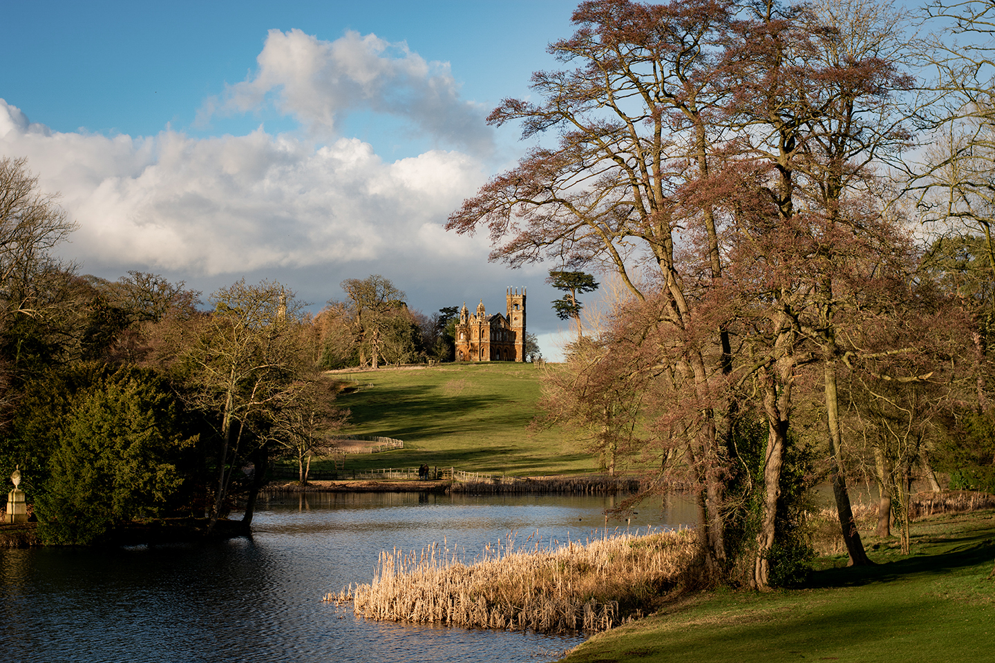 Được xây dựng vào thế kỷ 18, Vườn Cảnh Stowe bao quanh Ngôi Nhà Stowe ở Buckinghamshire là ví dụ điển hình nhất về phong cách vườn kiểu Anh. (Ảnh: Samuel Hoi-Ming Chung/Shutterstock)