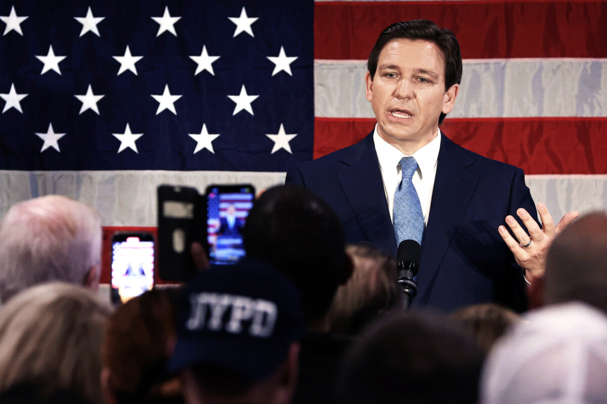 Ông Ron DeSantis, Thống đốc Florida, có bài diễn văn tại phòng yến tiệc Prive ở New York vào ngày 20/02/2023. (Ảnh: Spencer Platt/Getty Images)