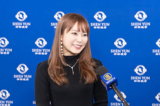 Cô Kisana Marika thưởng thức chương trình Nghệ thuật Biểu diễn Shen Yun tại Nhà hát Orix hôm 17/01/2024. (Ảnh: Fujino Wei/The Epoch Times)