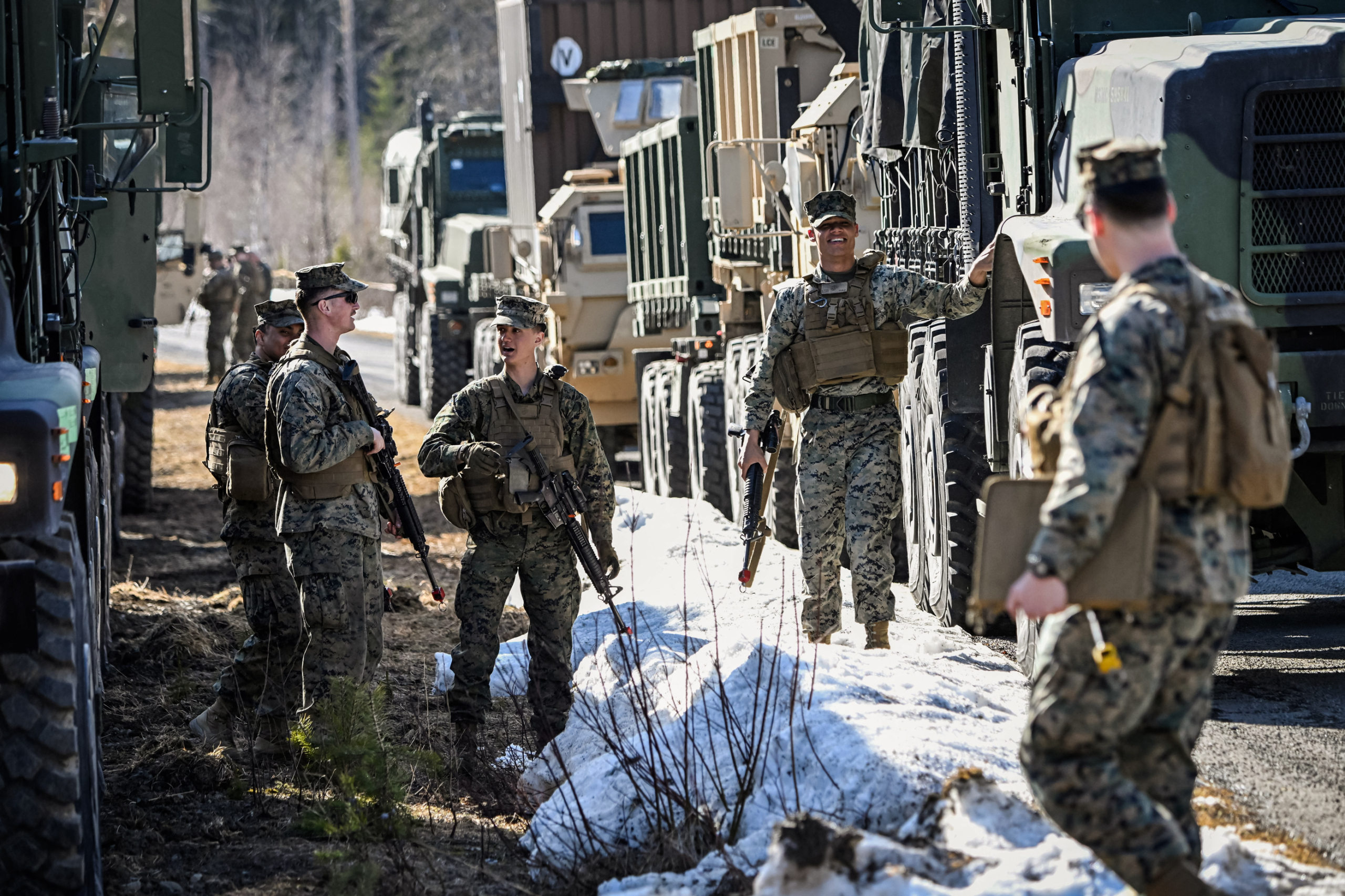 Các thành viên của Thủy quân lục chiến Hoa Kỳ trong buổi bắt đầu một cuộc tập trận phòng thủ gần Ostersund, Thụy Điển, hôm 17/04/2023. (Ảnh: Pontus Lundahl/TT Nyhetsbyran/AFP qua Getty Images)