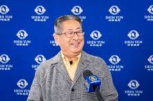 Ông Shinta Suzuki thưởng thức Nghệ thuật Biểu diễn Shen Yun tại Trung tâm Nghệ thuật Biểu diễn Kamakura, Nhật Bản, hôm 20/01/2024. (Ảnh: Đài truyền hình NTD)