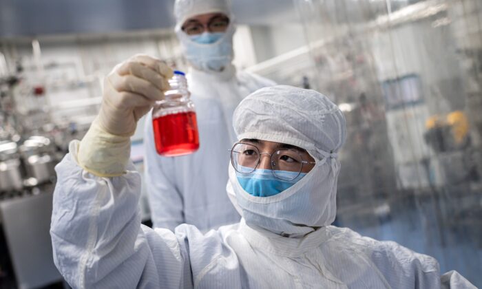 Trung Quốc: Hàng loạt chuyên gia trong lĩnh vực nghiên cứu vaccine và virus qua đời