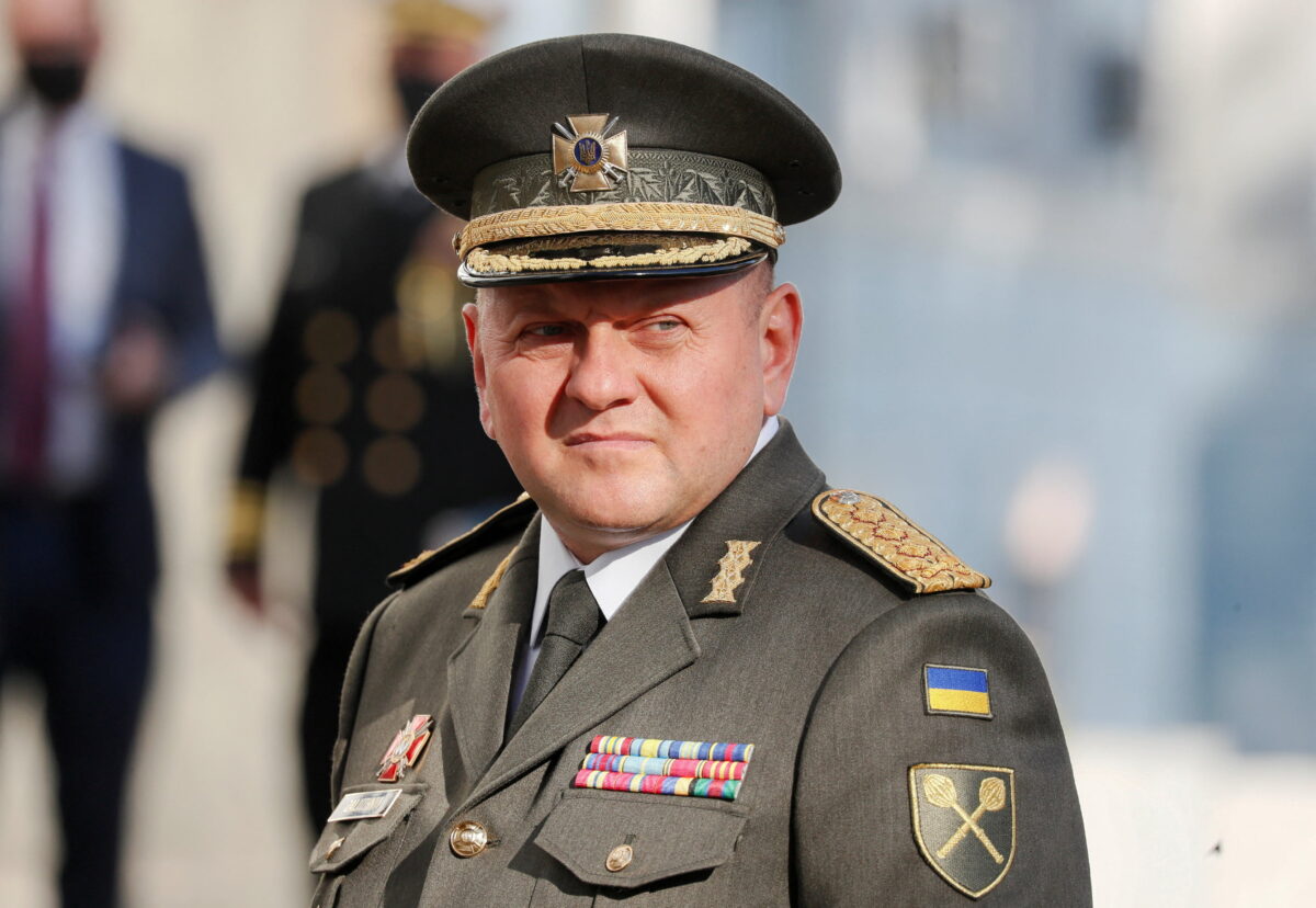 Tổng tư lệnh các lực lượng vũ trang Ukraine Valery Zaluzhny chờ trước cuộc gặp với Bộ trưởng Quốc phòng Hoa Kỳ Lloyd Austin ở Kyiv, Ukraine, vào ngày 19 tháng 10 năm 2021. (Ảnh: Gleb Garanich/Reuters)