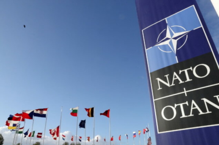 Các mối lo ngại trước việc Trung Quốc tuyển dụng quân nhân của Hoa Kỳ và NATO