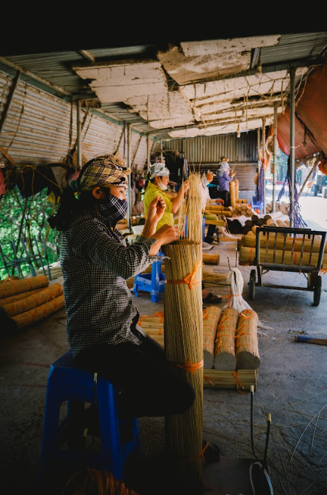 Làng nhang Quảng Phú Cầu: Hành trình vào di sản Việt bằng khứu giác