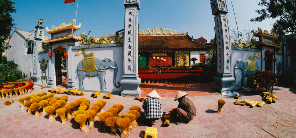 Làng hương Quảng Phú Cầu: Hành trình vào di sản Việt bằng khứu giác