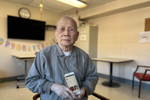 Cụ ông gần 100 tuổi có cuộc sống mới sau khi đọc các bài viết của Đại sư Lý