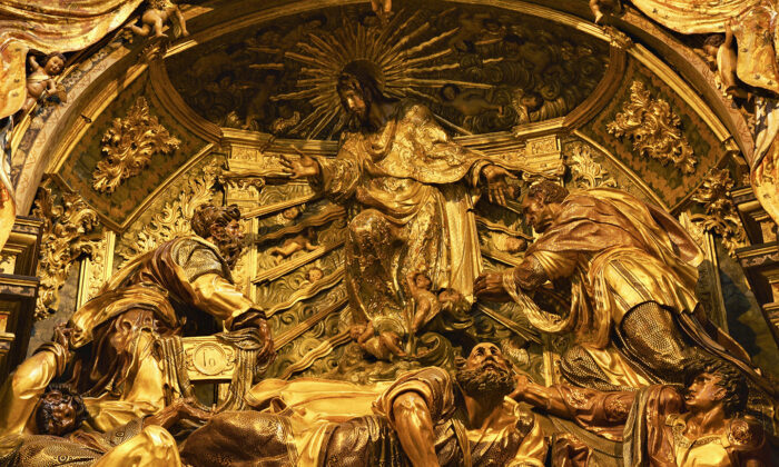 Chi tiết tác phẩm “The Transfiguration of Christ” (Sự biến hình của Đấng Christ) từ bức tranh chính sau bệ thờ. Tác phẩm của nghệ sĩ Alonso Berruguete, khoảng năm 1560. Sacra Capilla del Salvador (Nhà nguyện thánh El Salvador), thành phố Úbeda, Tây Ban Nha. (Ảnh: Peter Heidelberg/Shutterstock)