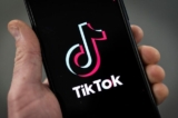 Logo TikTok trên iPhone ở London, vào ngày 28/02/2023. (Ảnh: Dan Kitwood/Getty Images)