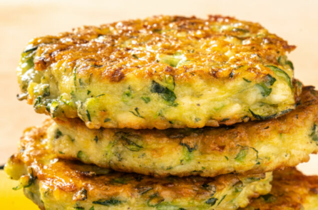 Những chiếc bánh pancake bí ngòi mềm xốp có hương vị của mùa hè