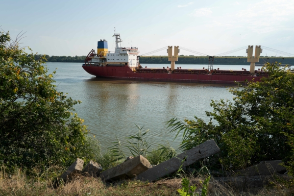Một tàu của Ukraine neo đậu trên sông Danube ở Reni, Ukraine, vào ngày 21/08/2023. (Ảnh: Getty Images)
