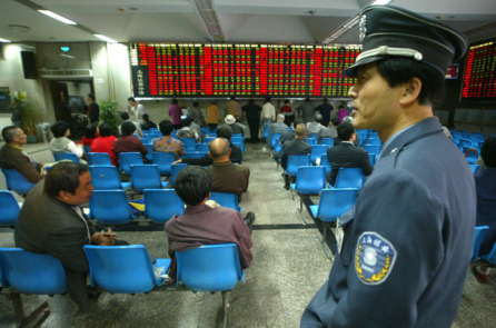 ‘Địa chấn giao dịch theo thuật toán’: Trung Quốc áp đặt hạn chế lên quỹ đầu tư định lượng để nâng cao niềm tin thị trường