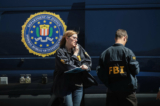 Các đặc vụ FBI điều tra một vụ án ở Sunset Valley, Texas, vào ngày 20/03/2018. (Ảnh: Scott Olson/Getty Images)