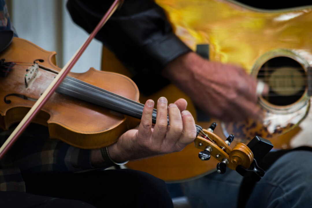 Nghiên cứu: Chơi nhạc cụ giúp ngừa sa sút trí tuệ và duy trì sức khỏe bộ não khi về già