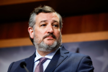 Thượng nghị sĩ Ted Cruz (Cộng Hòa-Texas) nói trong một cuộc họp báo tại Tòa nhà Quốc hội Hoa Kỳ ở Hoa Thịnh Đốn, hôm 19/07/2023. (Ảnh: Anna Moneymaker/Getty Images)