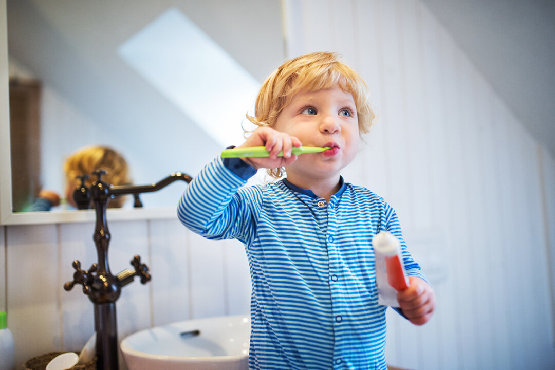 Nghiên cứu: Cha mẹ cho trẻ dùng quá nhiều Fluoride