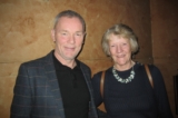 Ông Andrew và phu nhân Jean Llewellyn thưởng thức Nghệ thuật Biểu diễn Shen Yun tại Nhà hát Liverpool Empire ở thành phố Liverpool, Vương quốc Anh, hôm 10/02/2024. (Ảnh: Chloe Hsiao/The Epoch Times)