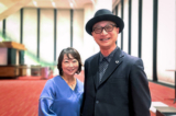 Ông Tomonori Yamada và phu nhân thưởng thức Nghệ thuật Biểu diễn Shen Yun tại Nhà hát Nghệ thuật Văn hóa Sapporo Hitaru hôm 06/02/2024. (Ảnh: Niu Bin/The Epoch Times)