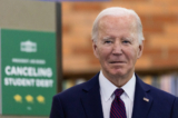 Tổng thống Joe Biden trình bày tại Culver City, California, hôm 21/02/2024. (Ảnh: John Fredricks/The Epoch Times)