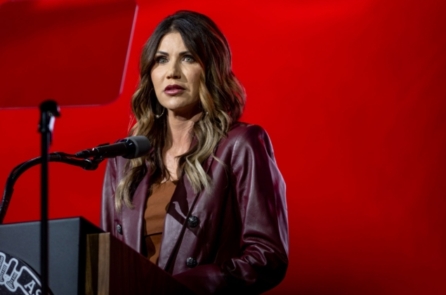 Thống đốc South Dakota cử Vệ binh Quốc gia đến ‘vùng chiến sự’ biên giới