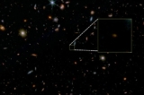 Các nhà thiên văn học quan sát thấy thiên hà “đã tử vong” JADES-GS-z7-01-QU cách đây hơn 13 tỷ năm. Đây là thiên hà lâu đời nhất được biết đến cho đến nay. (Ảnh: Đại học Cambridge)