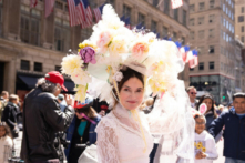 Cuộc diễn hành Lễ Phục Sinh và Lễ hội Bonnet ở thành phố New York, hôm 09/04/2023. (Ảnh: Larry Dye/The Epoch Times)