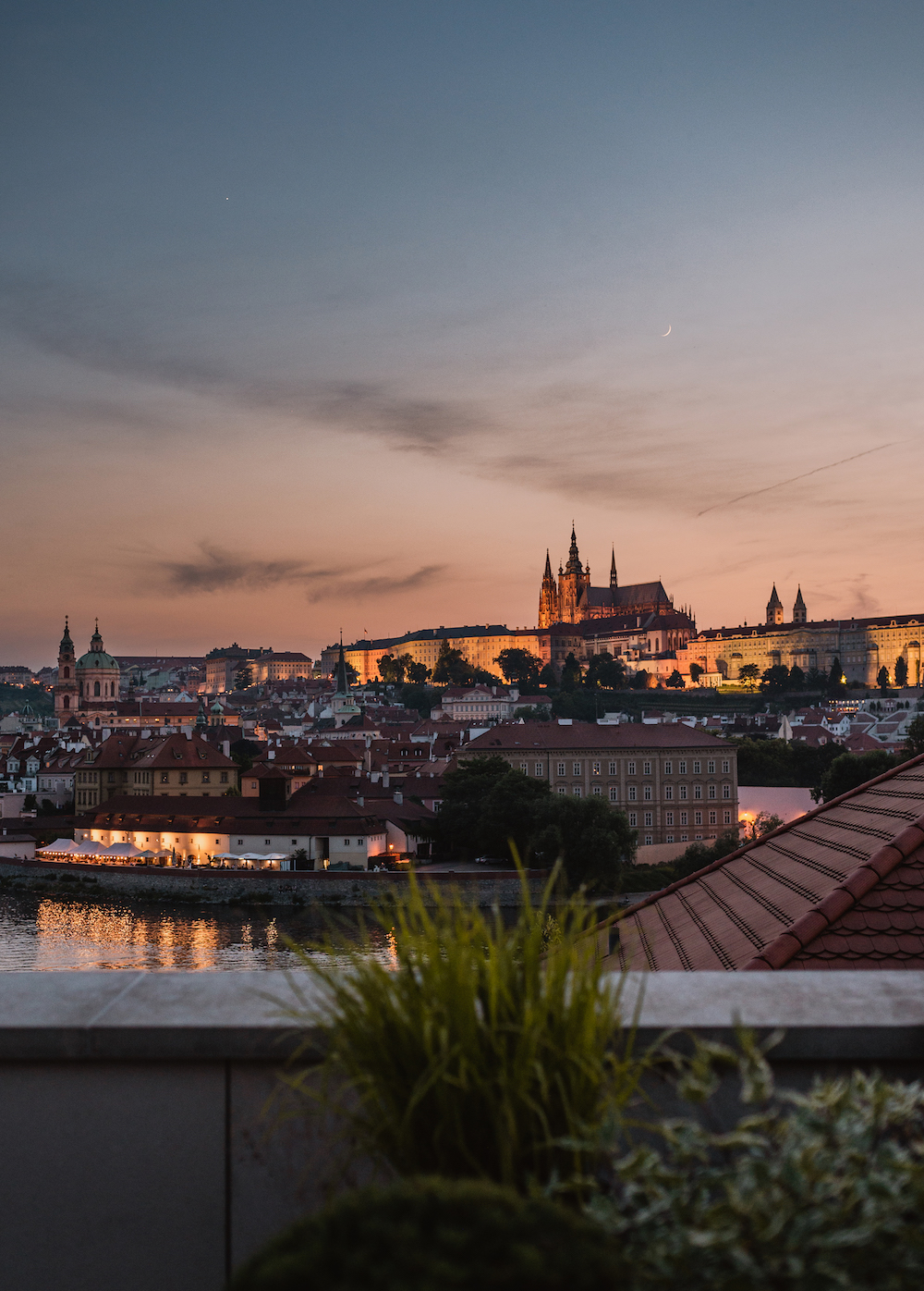 Quang cảnh Lâu đài Prague từ nhà hàng Miru tại khách sạn Four Seasons ở Prague. (Ảnh: Đăng dưới sự cho phép của khách sạn Four Seasons)
