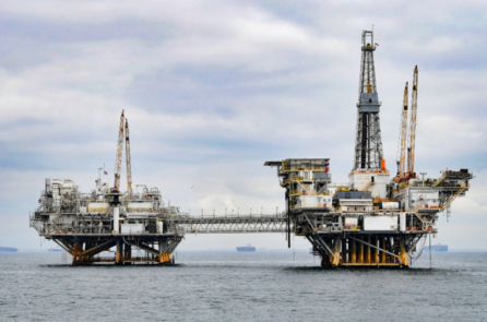 California: Một vệt dầu loang xuất hiện ở ngoài khơi bờ biển Huntington Beach