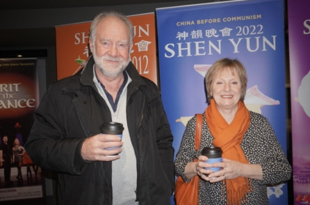 Khán giả Woking vô cùng ấn tượng với độ chính xác của Shen Yun