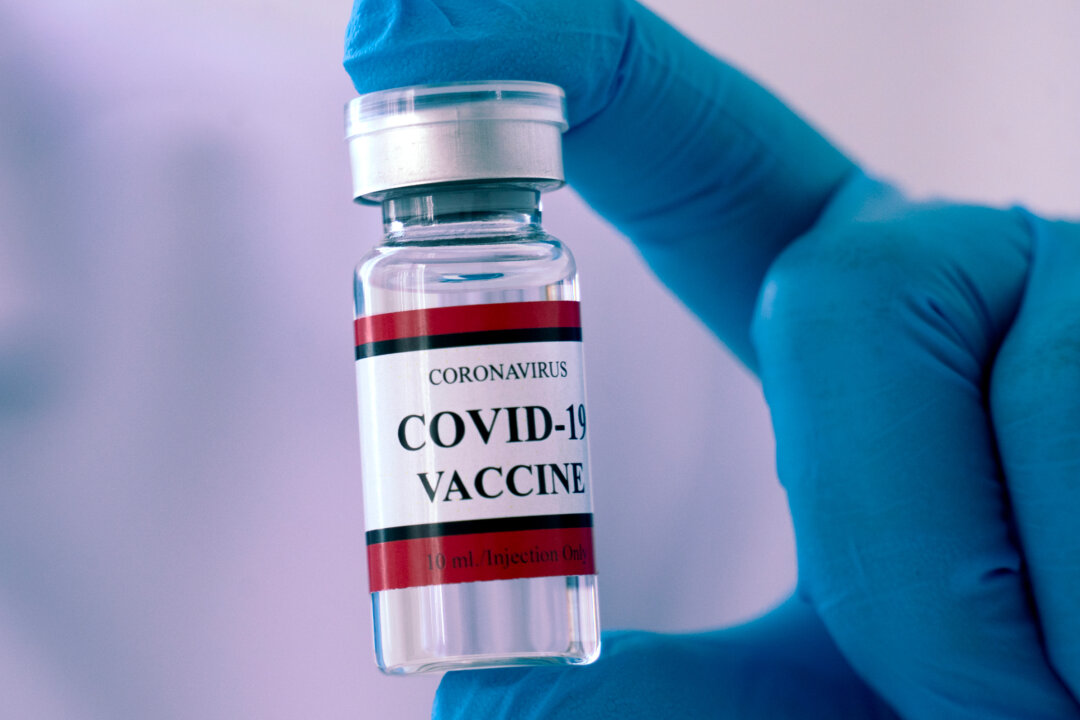 Nghiên cứu mới: Tỷ lệ tử vong cao hơn ở những bệnh nhân đã chích vaccine nhập viện do COVID-19