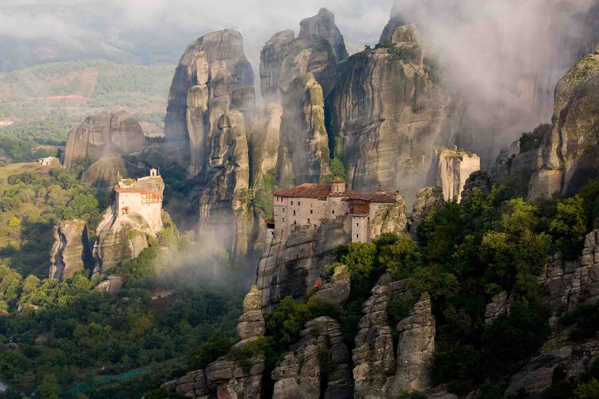 Metéora, tọa lạc ở dãy núi Pindus ở Thessaly, Hy Lạp. (Ảnh: /Shutterstock)